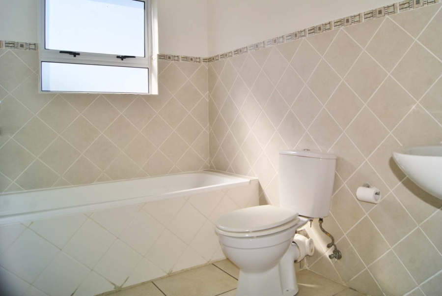 To Let 3 Bedroom Property for Rent in Capricorn Western Cape